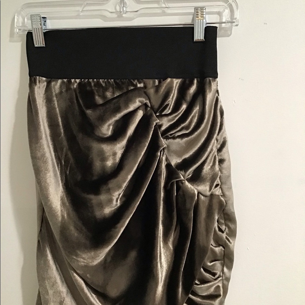 Elizabeth and James Gold  Velvet Ruched Miniskirt Sz.‎ 0 - Picture 3 of 6